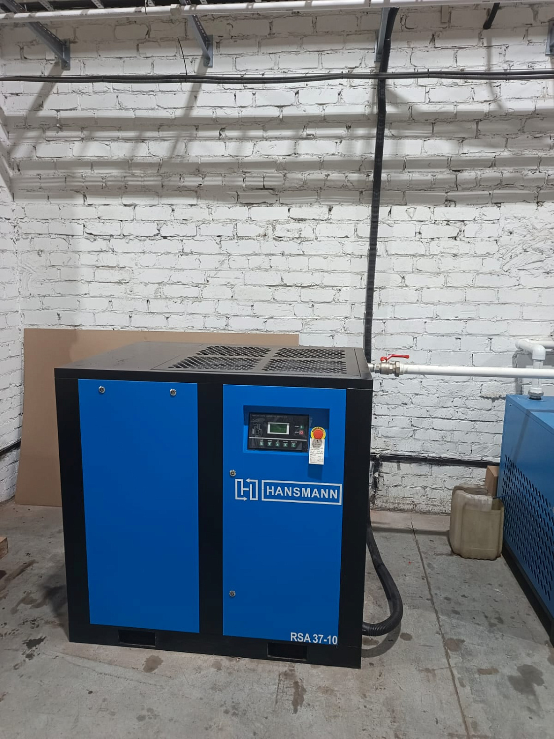 Винтовой компрессор "Hansmann" RSA 37 10 бар для ООО «Газснабинвест»